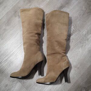 Sofft Ladies Size 7.5 Light Tan Knee High Heeled Pull On Style Suede Boots